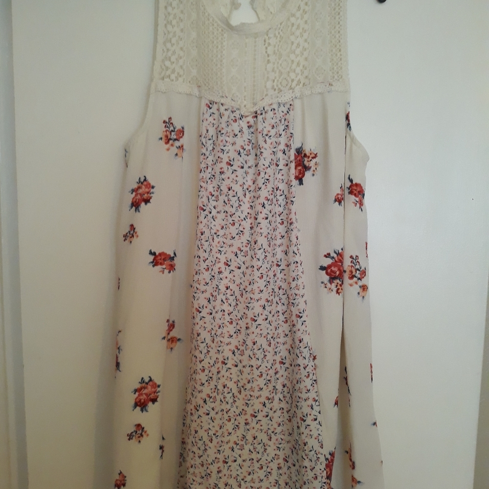 Sleeveless dress